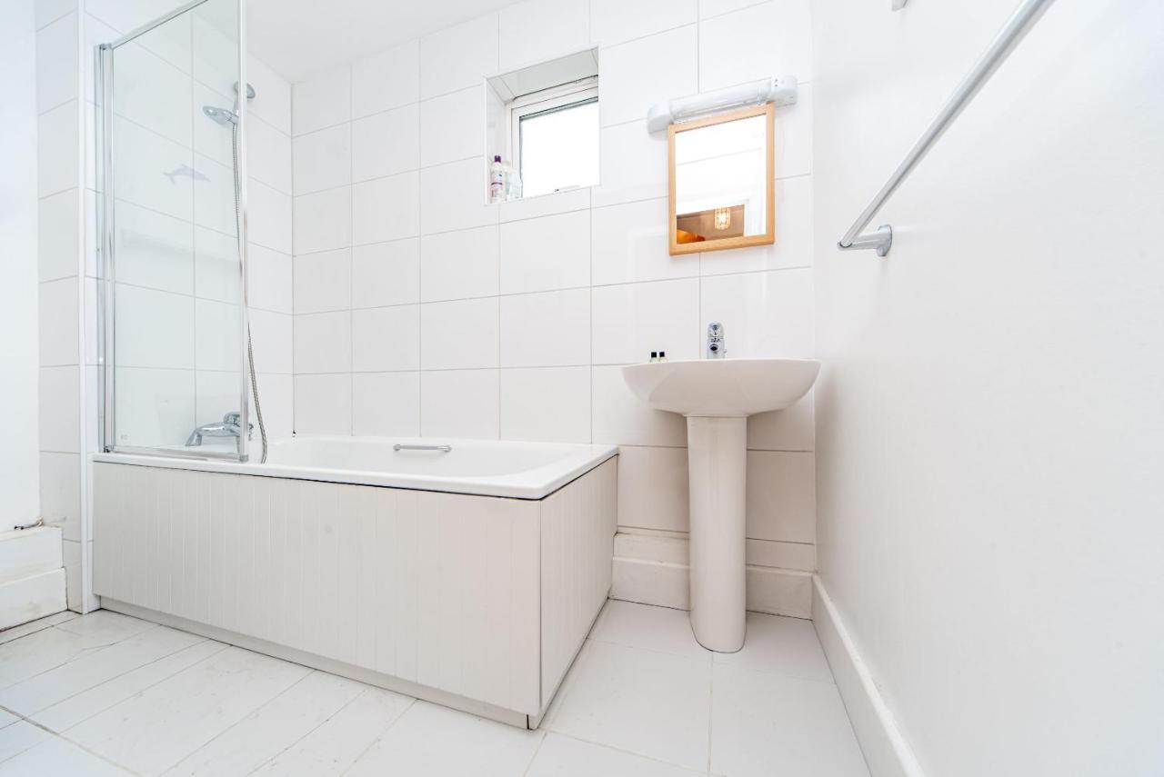 Pass The Keys Delightful Apartment Close To River In Se16 London Ngoại thất bức ảnh